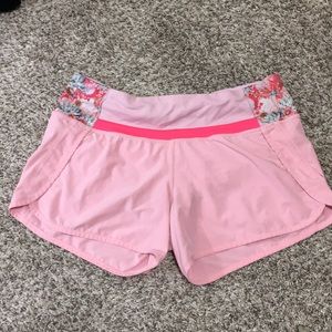 Lulu lemon running shorts pink & floral size 6